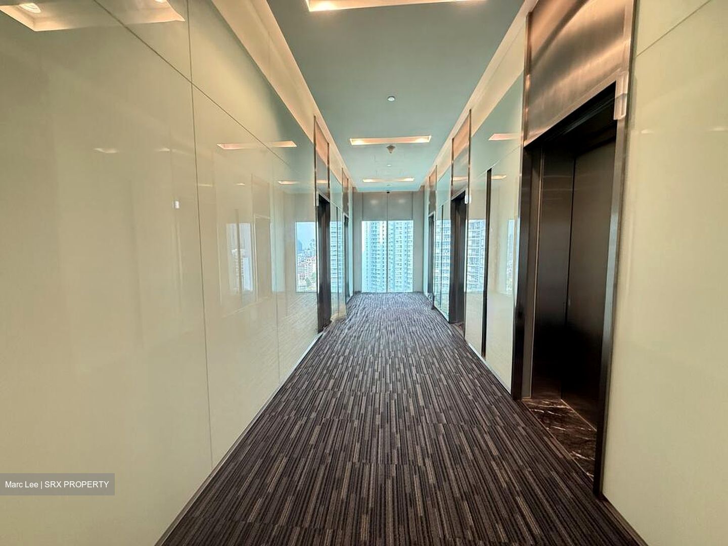 Arc 380 (D8), Office #496020331